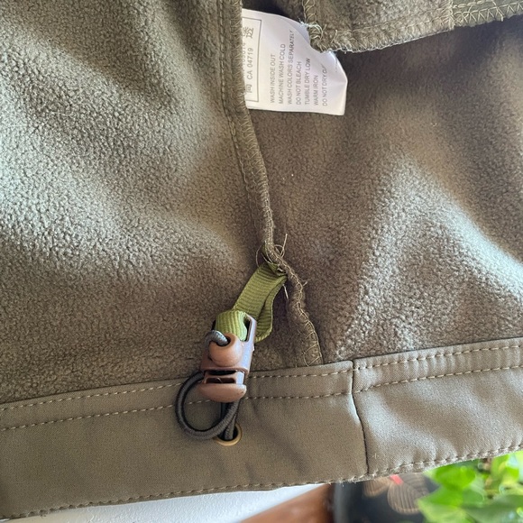 NWOT men's XXL tactical coat, stow-away billed hood. Pockets galore, vented arms - Picture 9 of 9